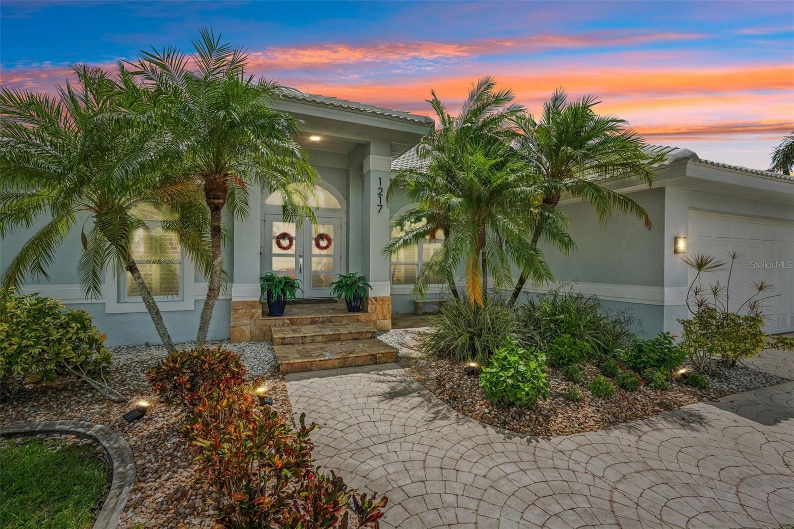 Property Photo: 1217 Sea Breeze Court FL 33950