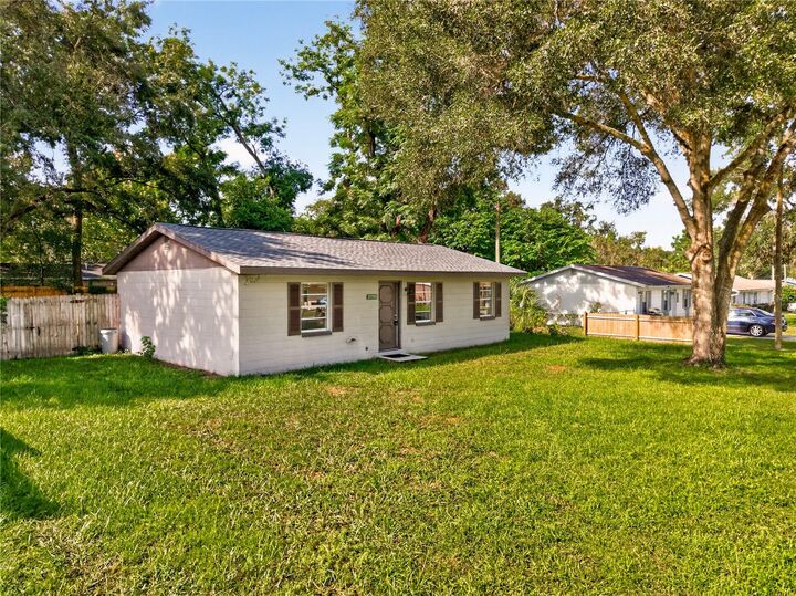 Property Photo:  27308 Flagler Avenue  FL 34602 