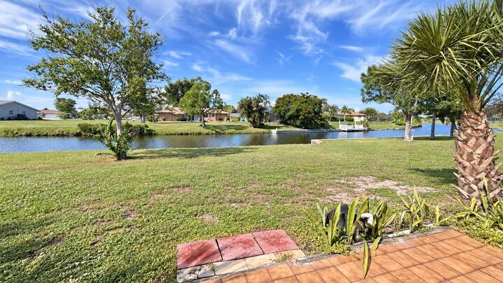 Property Photo:  160 Annapolis Lane  FL 33947 