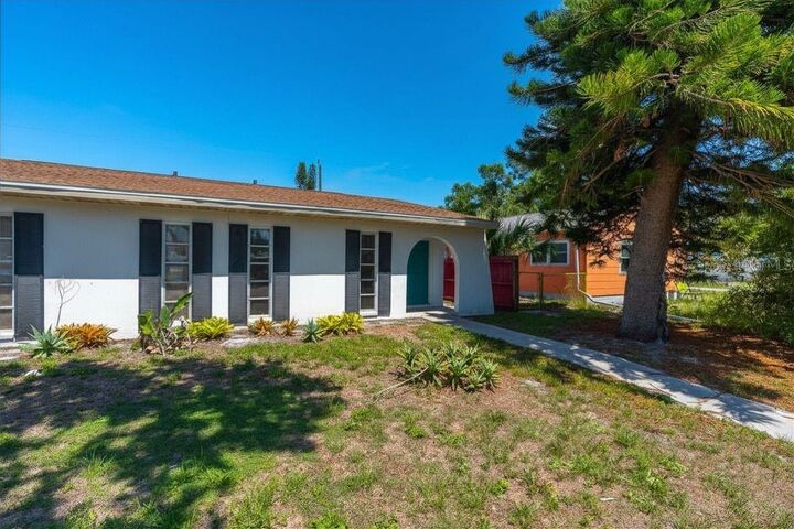 Property Photo: 1720 53rd Street S FL 33707