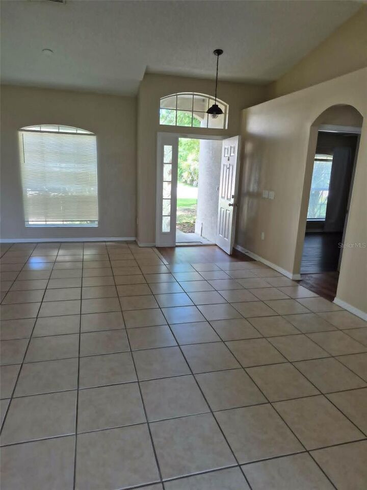 Property Photo: 7 Bishop Lane FL 32137
