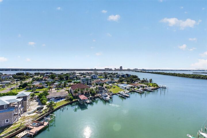 Property Photo: 51 Island Way 1100 FL 33767