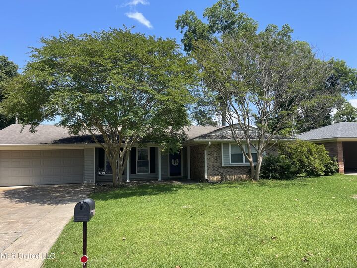 Property Photo: 403 Lindberg Avenue MS 39120