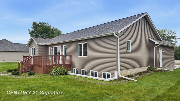 Property Photo: 6434 W Farrand Road MI 48420-8242