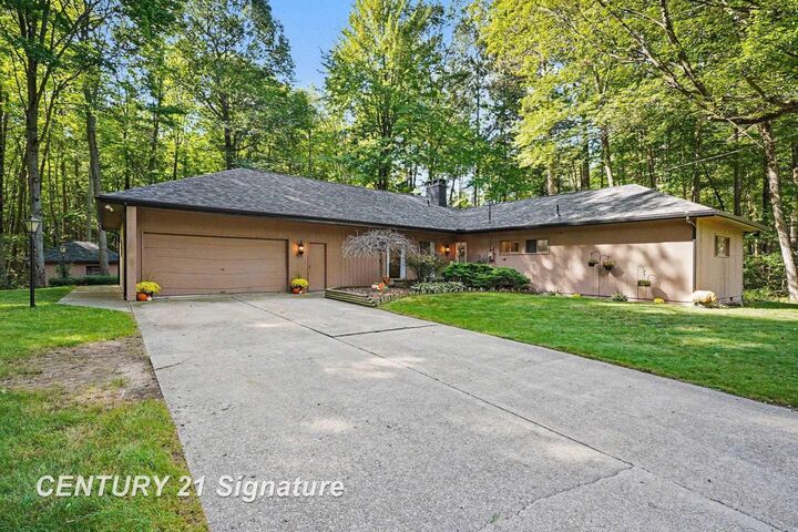 Property Photo:  547 W Peterson Drive  MI 48657 