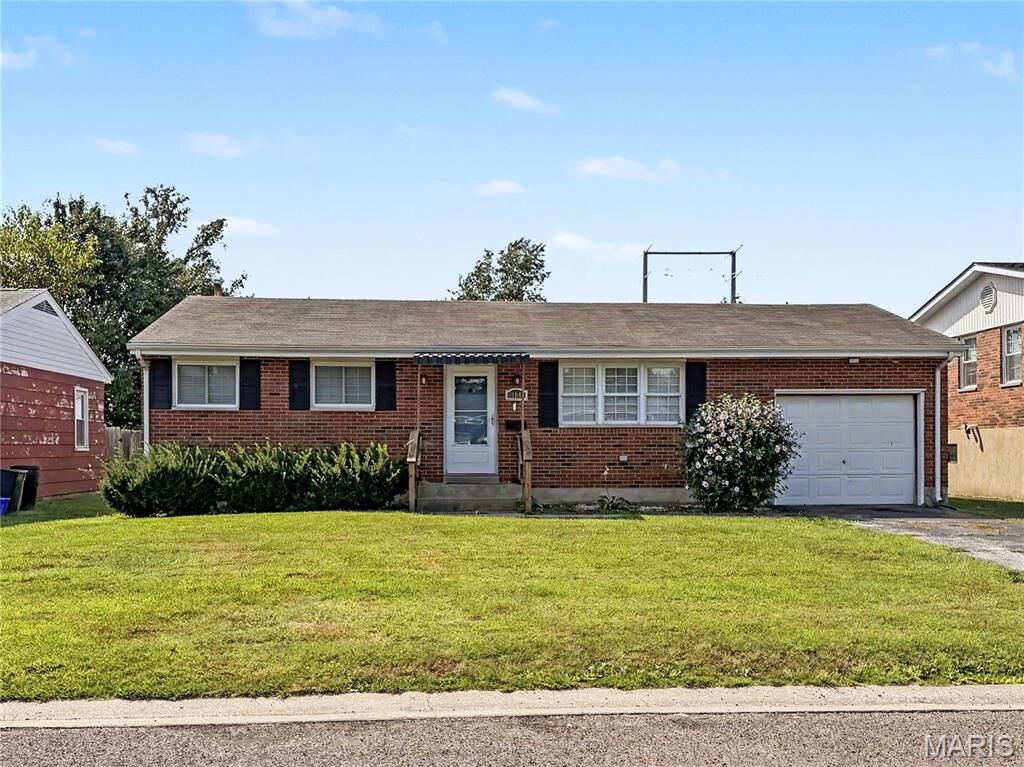 Property Photo:  104 Joan Drive  IL 62048 