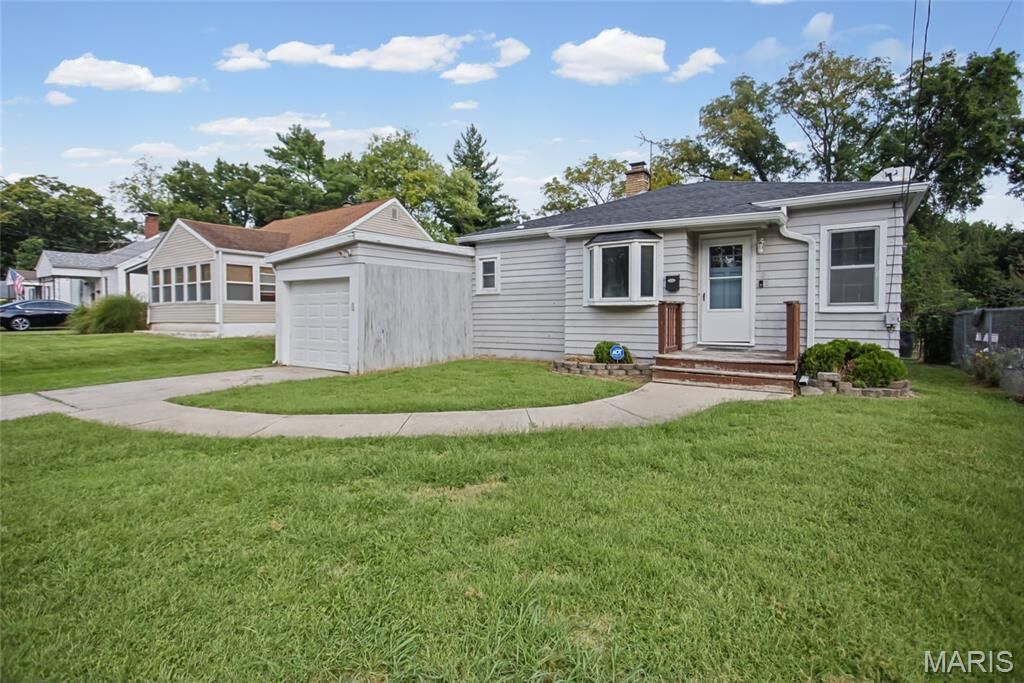 Property Photo:  122 Boynton Drive  IL 62002 