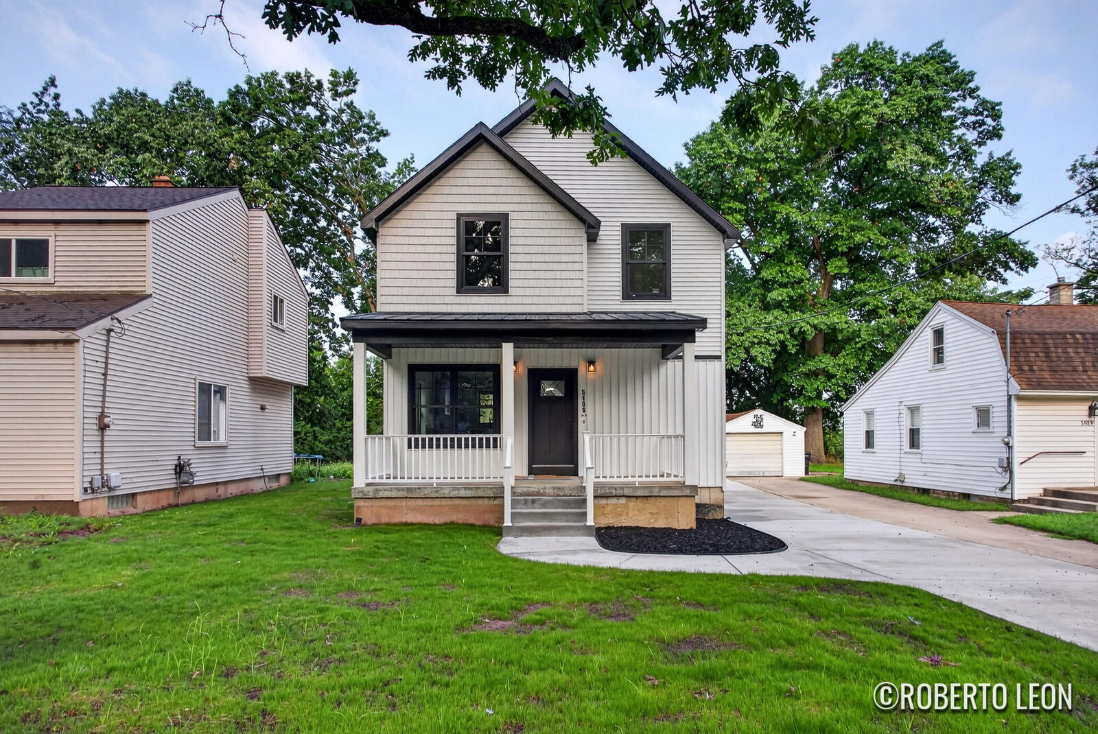 Property Photo:  5109 Carson Avenue SW  MI 49548 