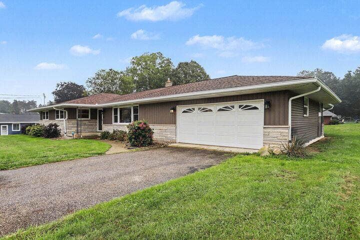 Property Photo: 128 Chapel Hill Drive MI 49015