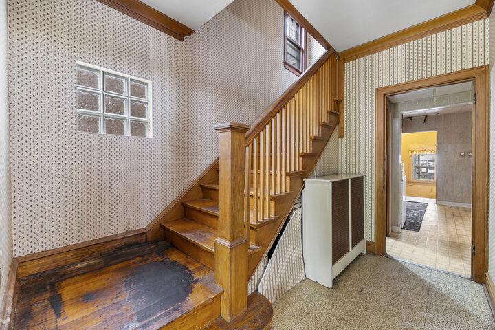 Property Photo:  209 Le Moyne Parkway  IL 60302 