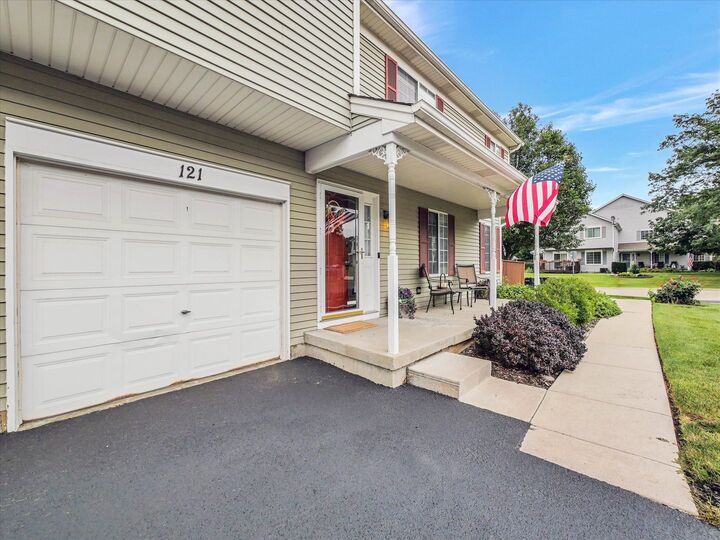 Property Photo:  121 Village Creek Drive 121  IL 60156 