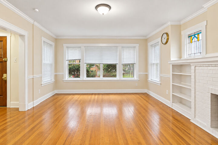 Property Photo:  6249 N Fairfield Avenue  IL 60659 