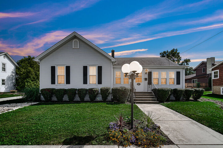 Property Photo: 624 S Hamilton Street IL 60441