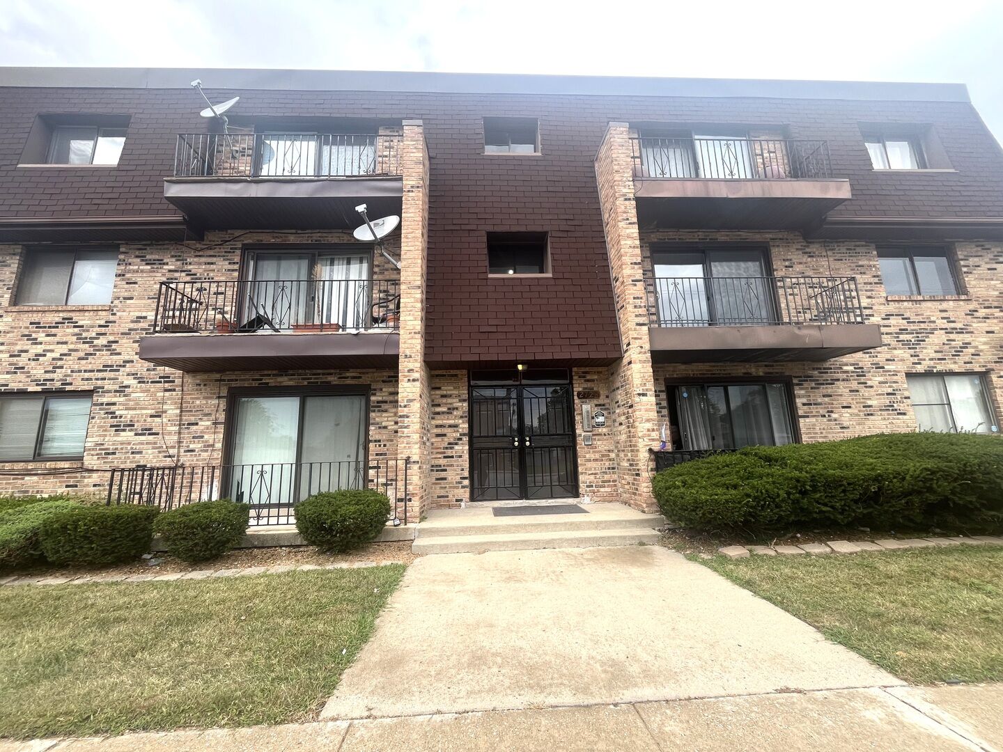 Property Photo:  2728 W 87th Street 2A  IL 60652 