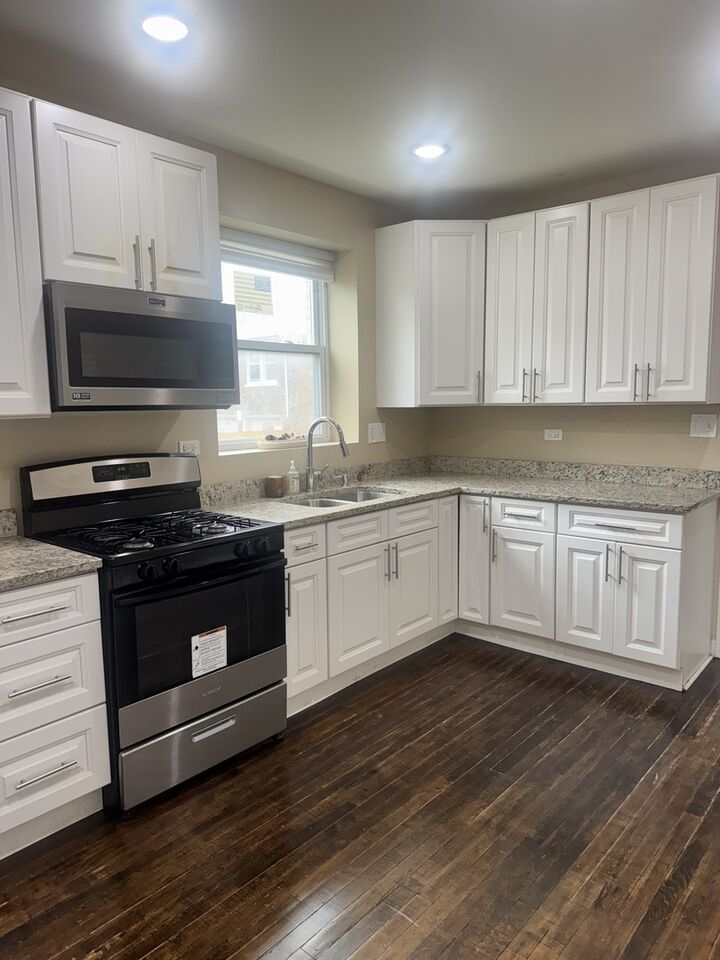 Property Photo: 146 E 24th Street IL 60411