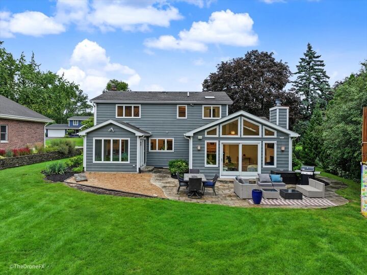 Property Photo:  26W355 Blackhawk Drive  IL 60189 