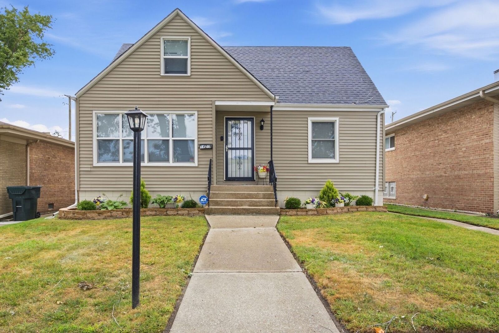 Property Photo: 14219 Drexel Avenue IL 60419