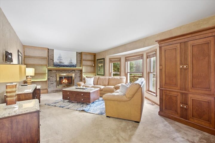 Property Photo: 1320 Spring Hill Drive IL 60102