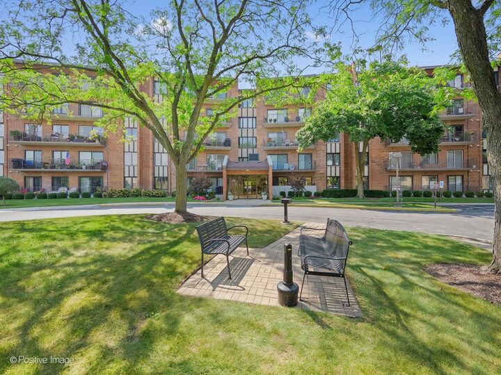 Property Photo: 701 Lake Hinsdale Drive 410 IL 60527