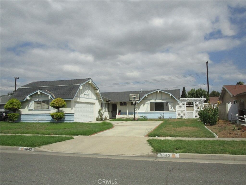Property Photo:  3043 W Teranimar  CA 92804 