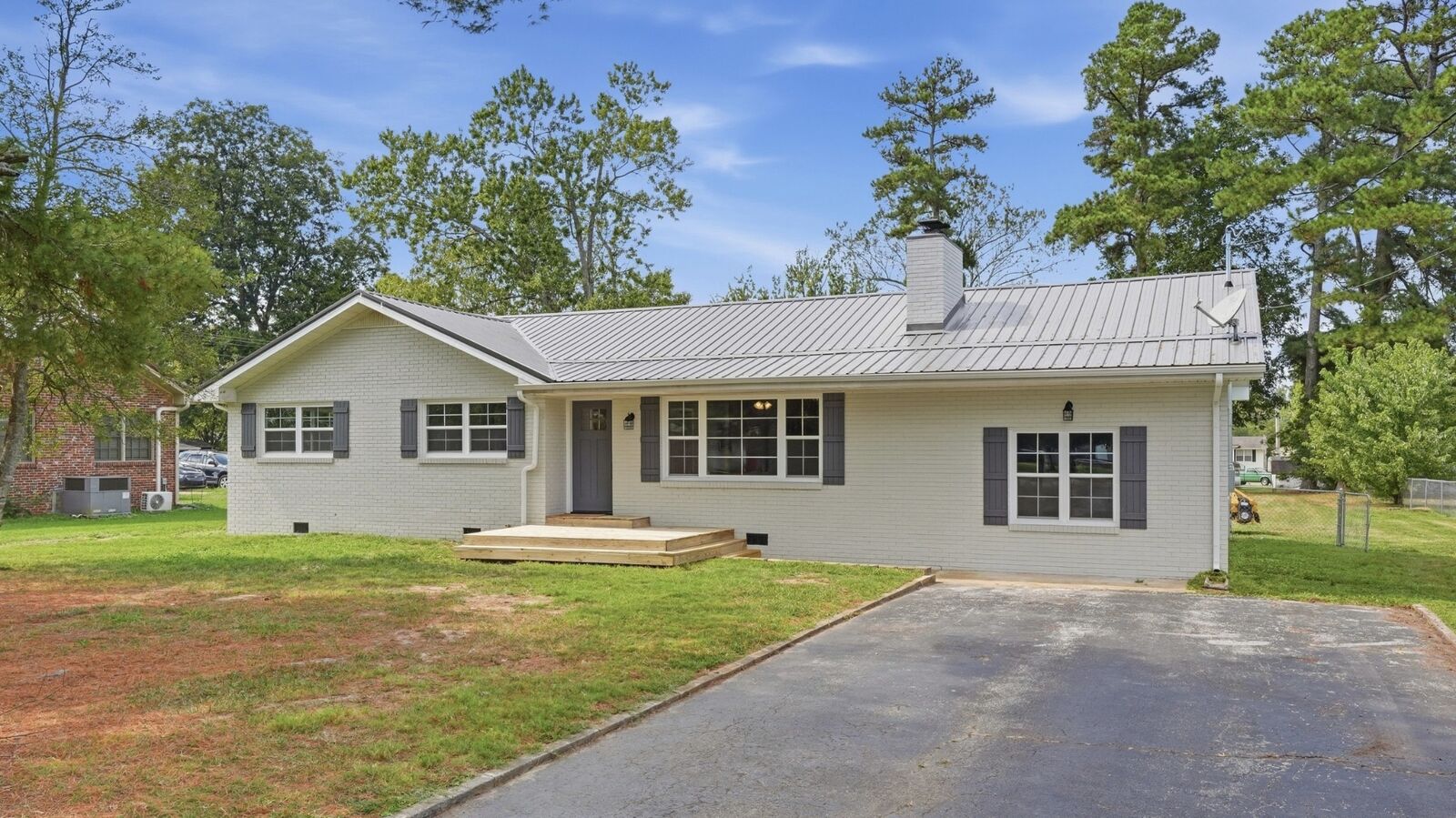 Property Photo:  512 Johnson St  TN 37355 