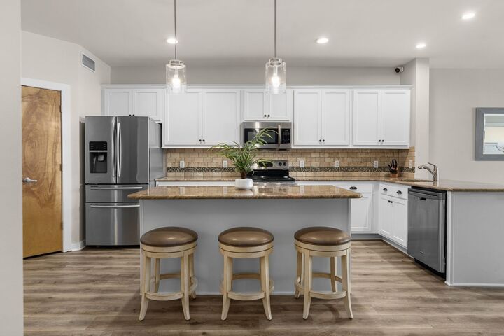 Property Photo:  1803 Broadway 604  TN 37203 