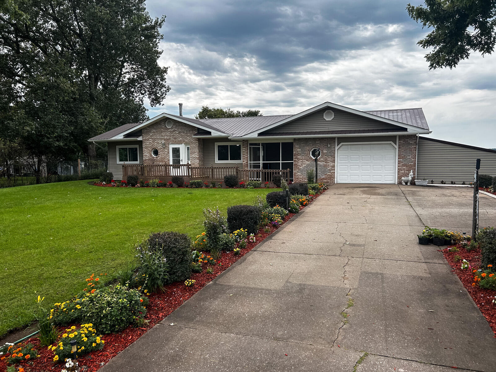 Property Photo: 5010 67th W IA 52761