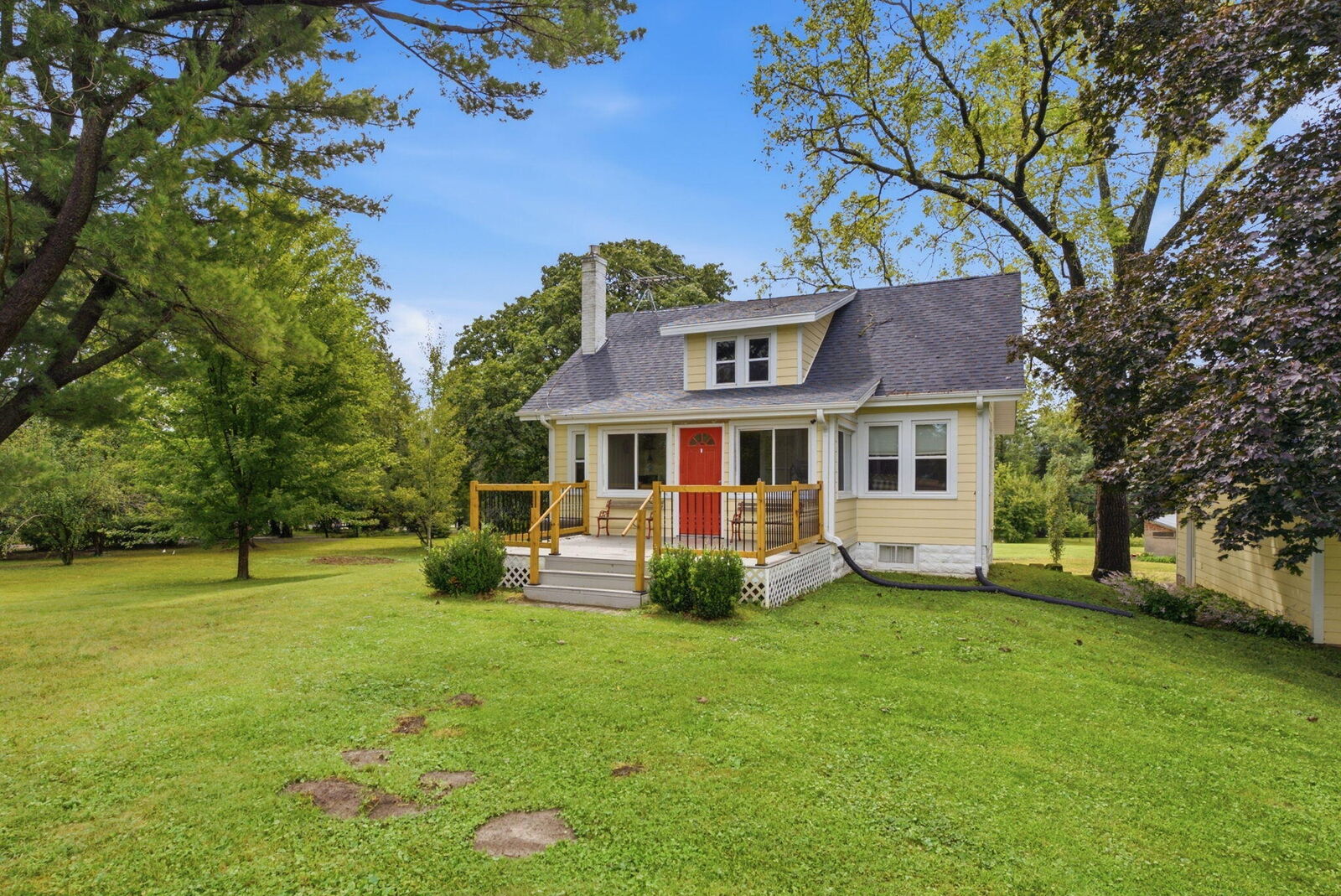 Property Photo:  2103 Snug Harbor  IA 52761 