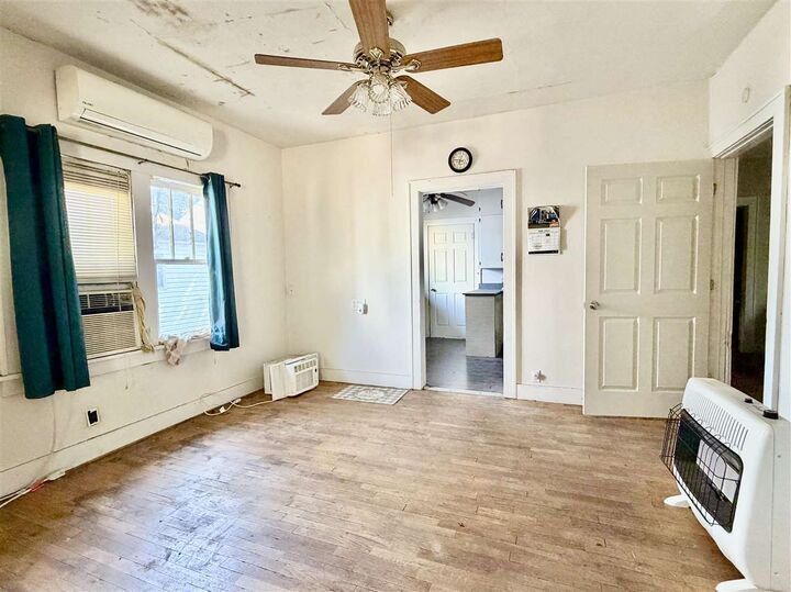 Property Photo: 719 W Florence Avenue OK 74631