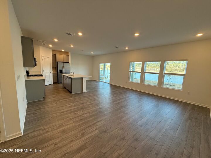 Property Photo: 14401 Epply Drive FL 32218