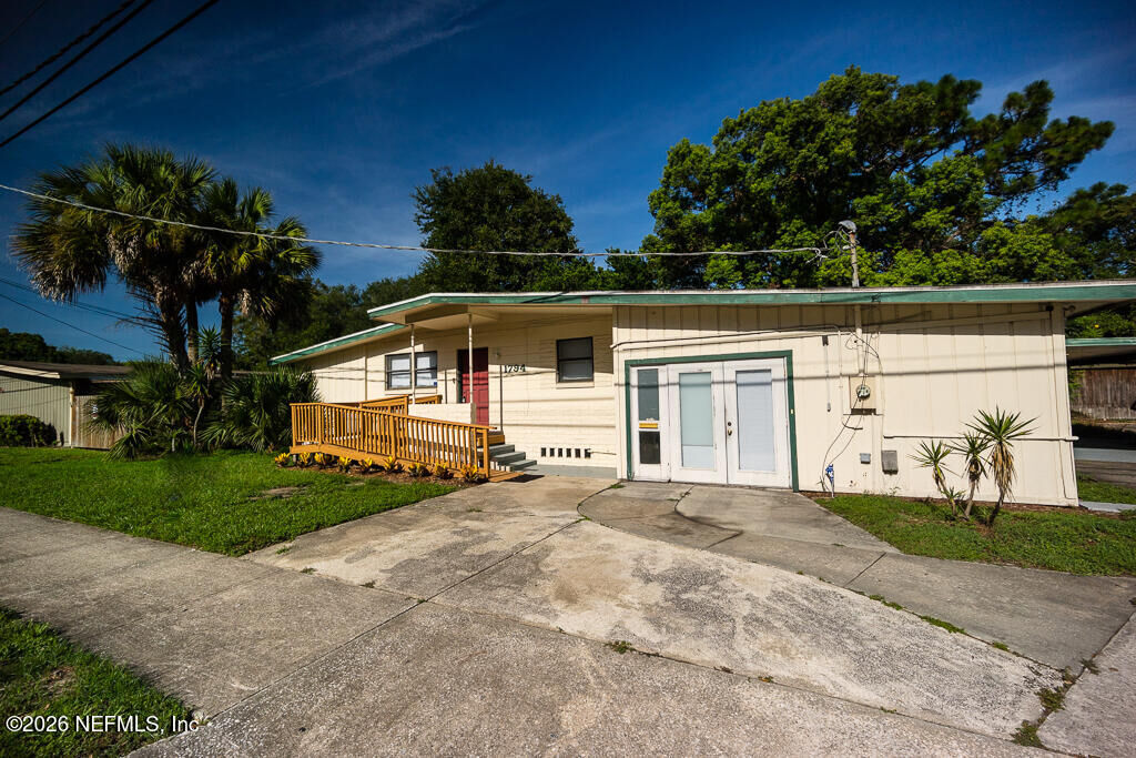 Property Photo:  1794 Rogero Road B  FL 32211 