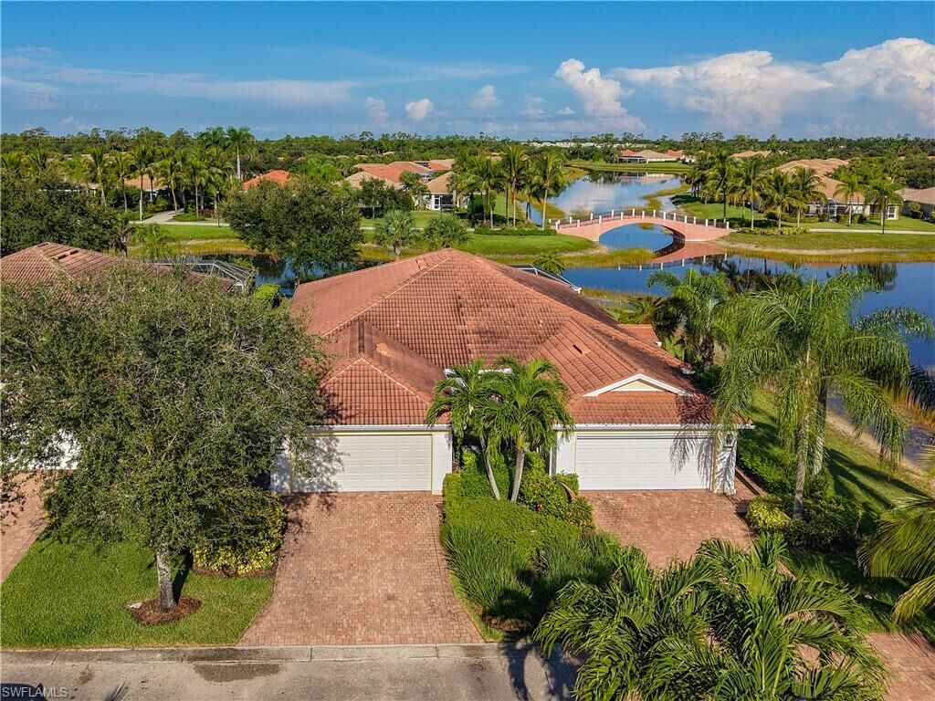 Property Photo:  8677 Erice Ct  FL 34114 