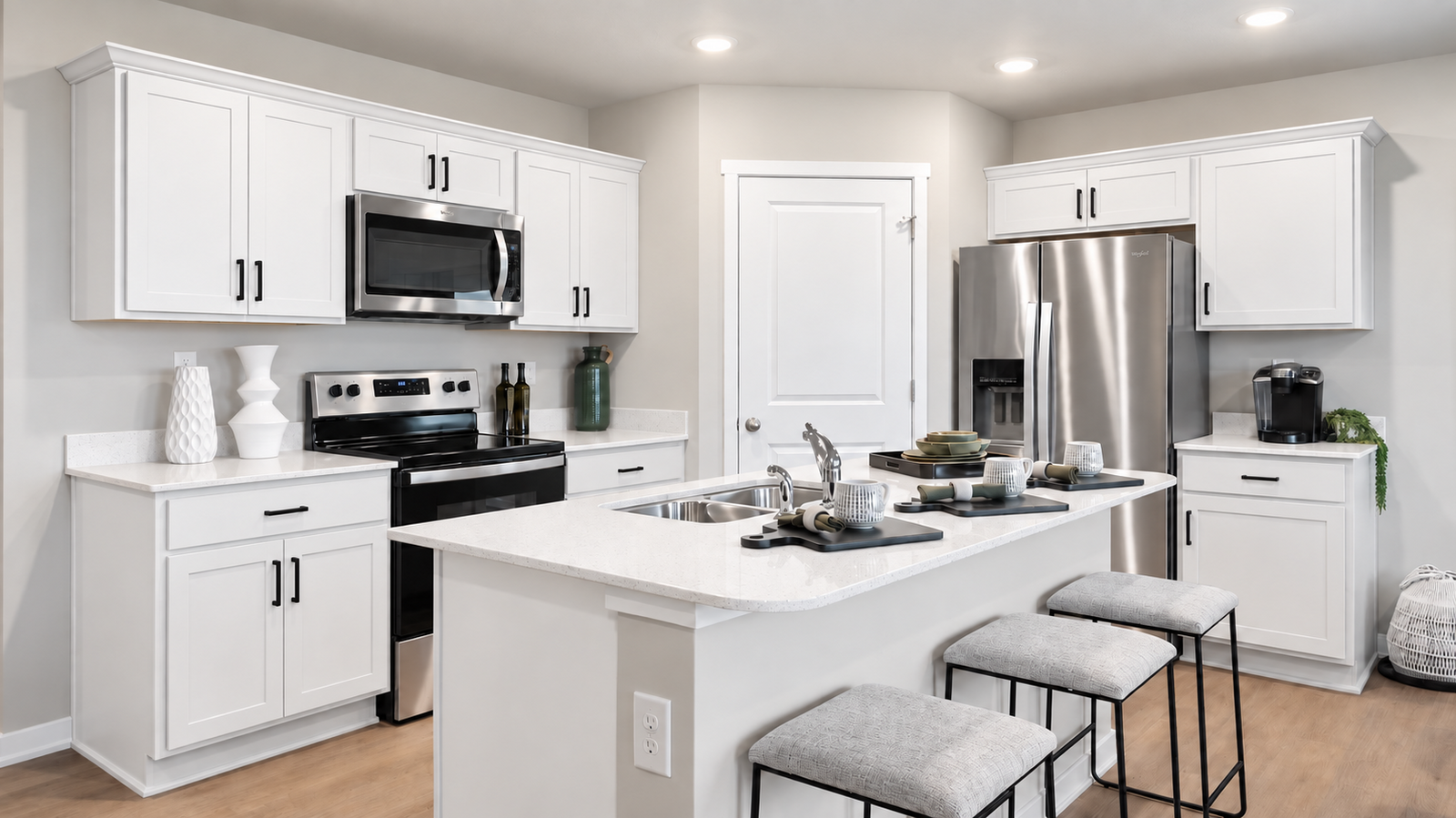 Property Photo: 955 Greenlawn Avenue MN 55328