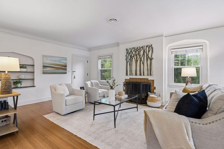 Property Photo:  215 W Minnehaha Parkway  MN 55419 