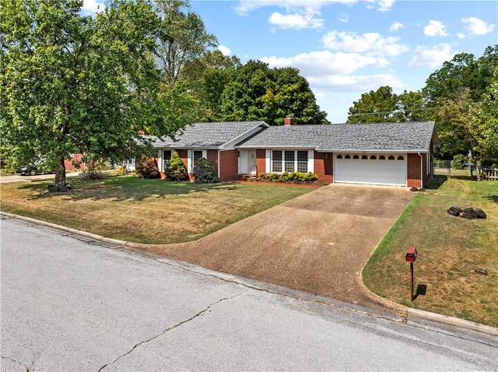 Property Photo:  1503 Ridgepark Road  AR 72601 