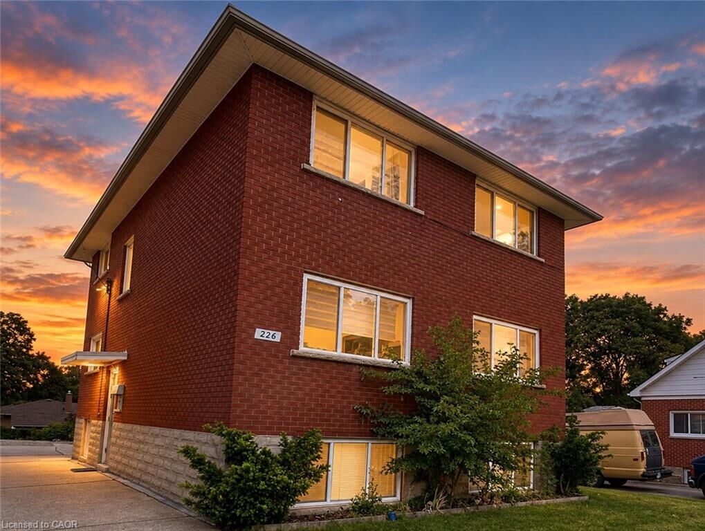 Property Photo:  226 Heiman Street 1  ON N2M 3M3 