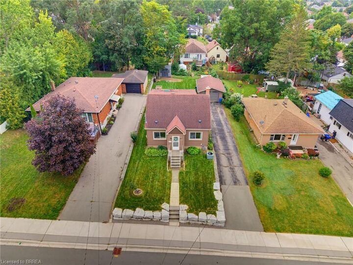 Property Photo:  373 Chatham Street  ON N3S 4J2 