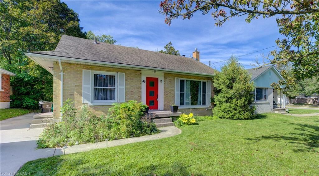 Property Photo:  49 Dietz Avenue S  ON N2L 2J8 