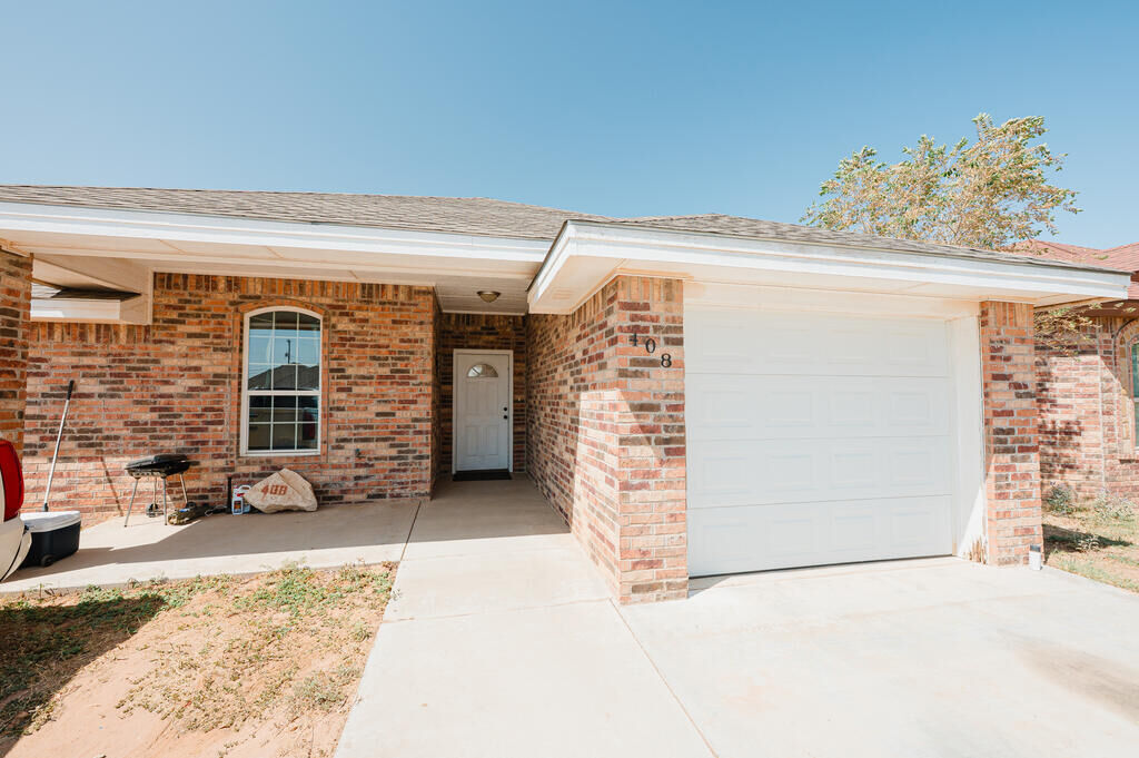 Property Photo:  408 S Dallas St  TX 79701 