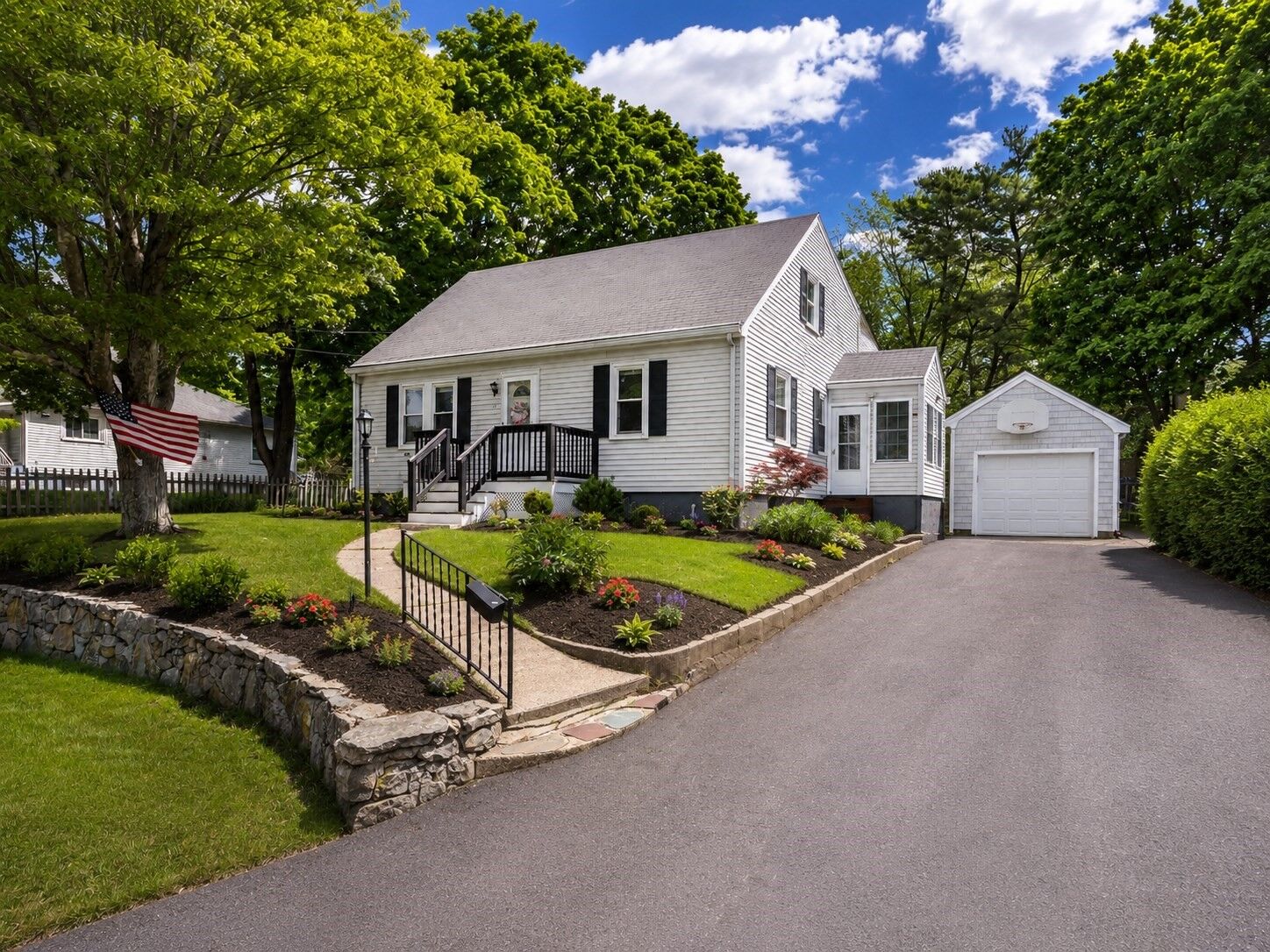 Property Photo:  92 Hawthorn  MA 02090 