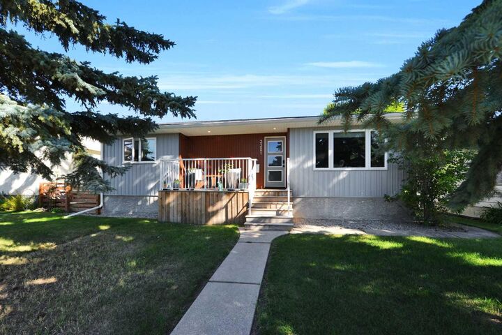 Property Photo:  3321 44A Avenue  AB T4N 3J6 