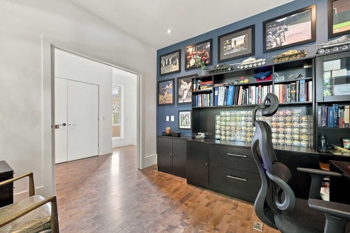 Property Photo:  433 21 Avenue NW  AB T2M 1J6 