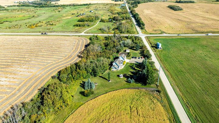 Property Photo:  26108 Township Road 381 Road  AB T4E 1G1 