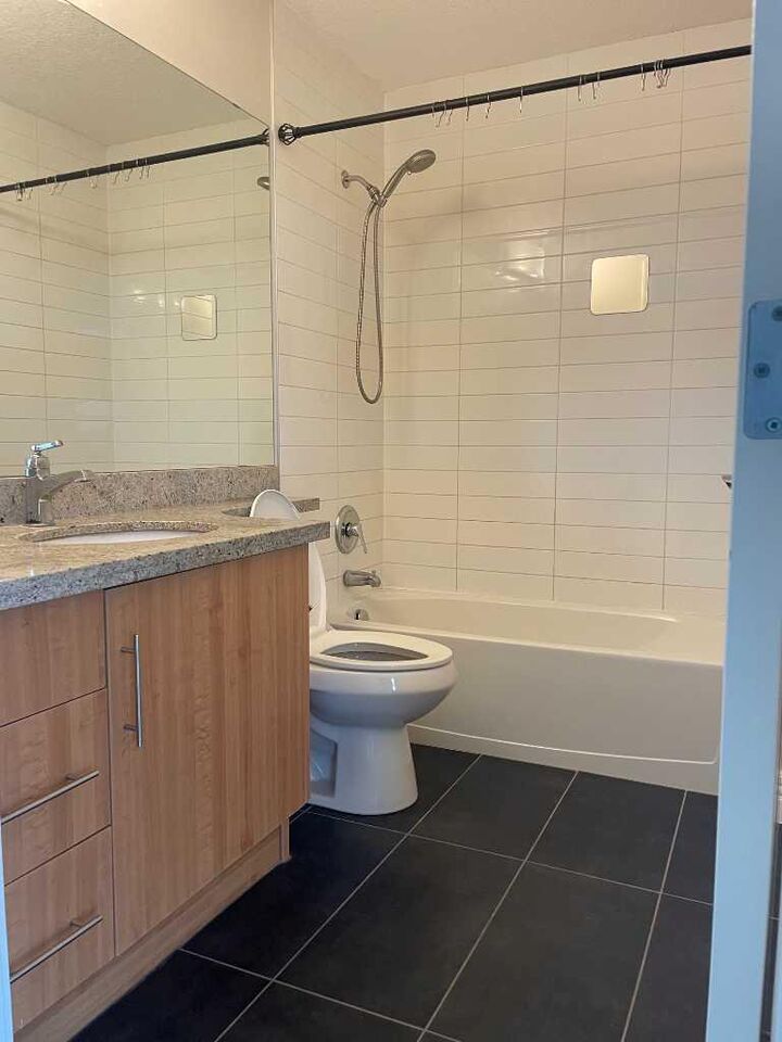 Property Photo:  55 Spruce Place SW 1406  AB T2Y 4W7 