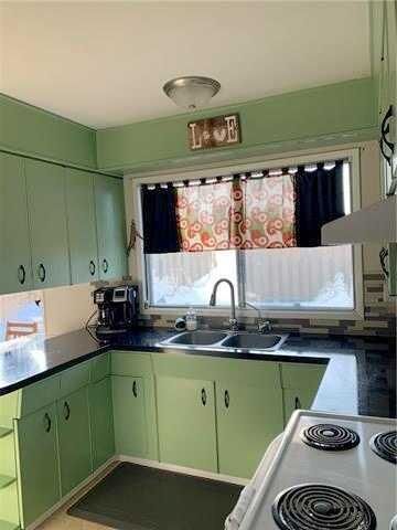 Property Photo:  51 Lakeview Crescent  AB T0A 2C0 