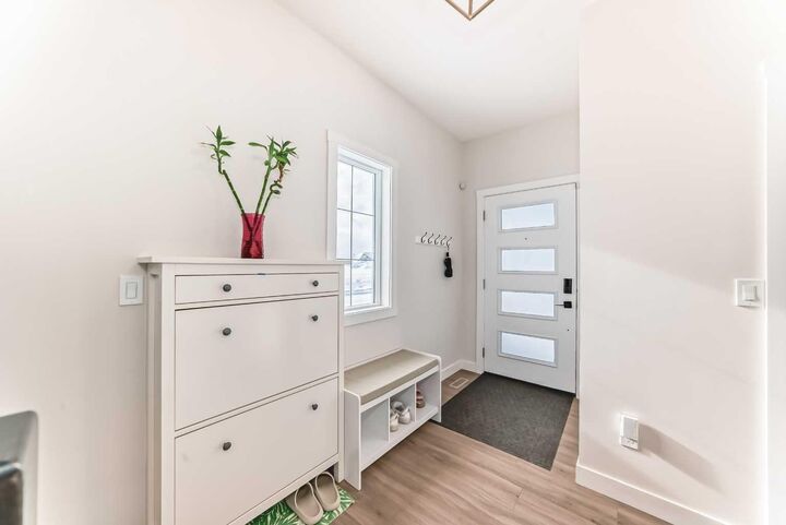 Property Photo:  10 Verity Landing SW  AB T2Y 0T1 