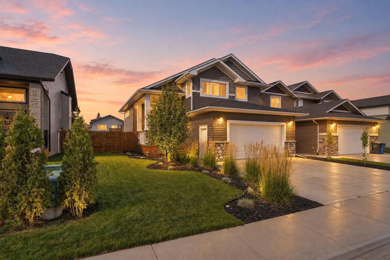 Property Photo:  22 Healey Street  AB T0M 1R0 