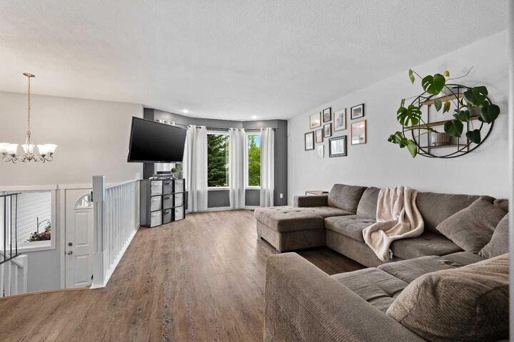 Property Photo:  308 2 Avenue W  SK S0M 1R0 