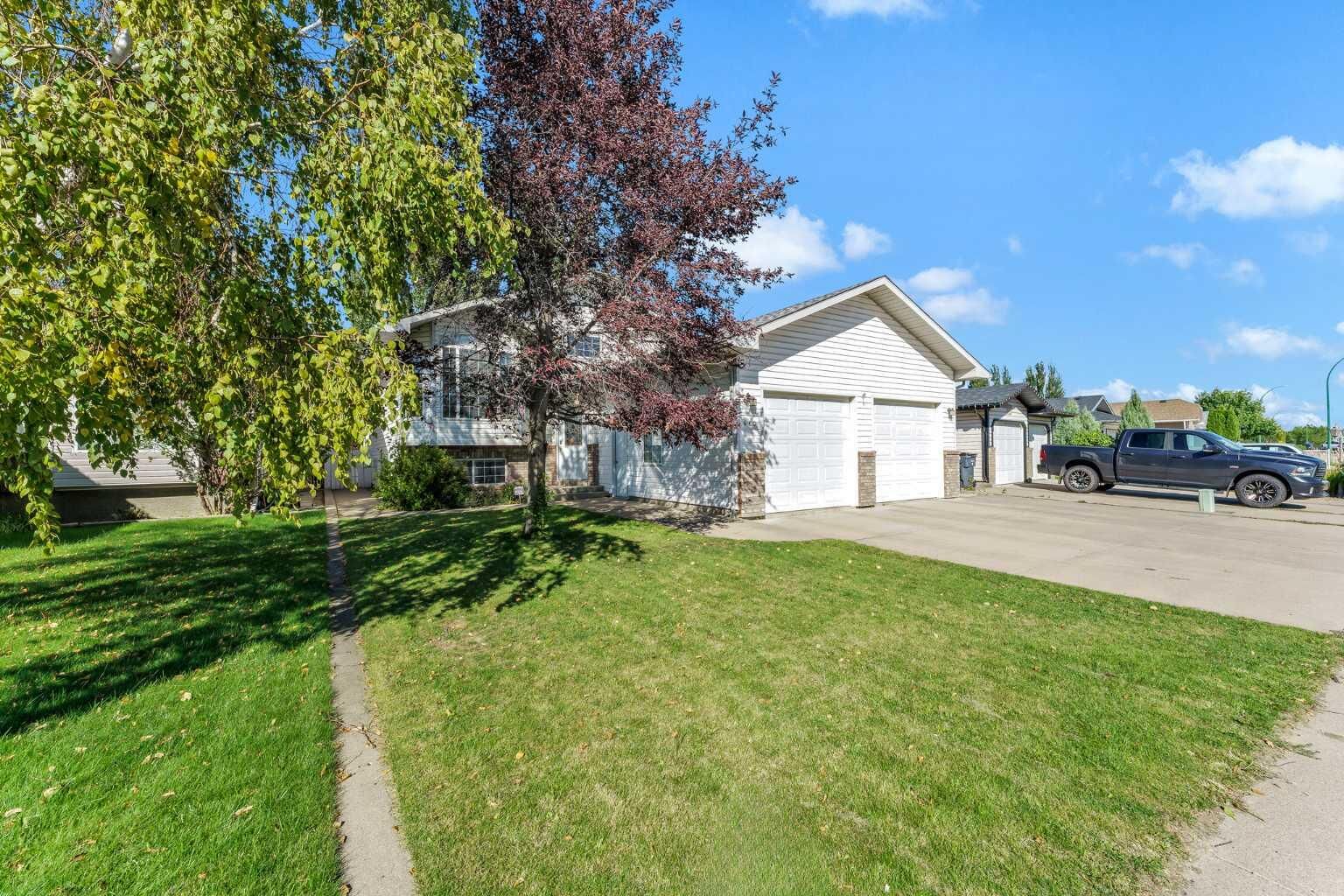 Property Photo:  460 Spruce Way SE  AB T1B 4L5 