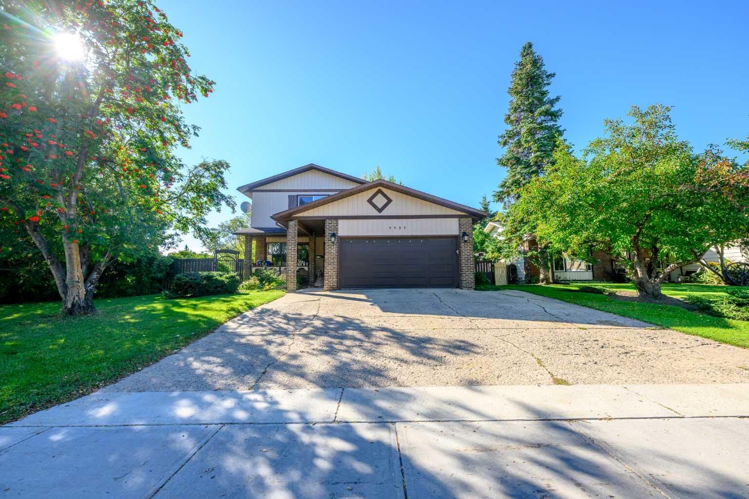 Property Photo:  9905 75 Avenue  AB T8V 4X2 